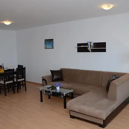 Oasis Laguna Апартаменты Равда
